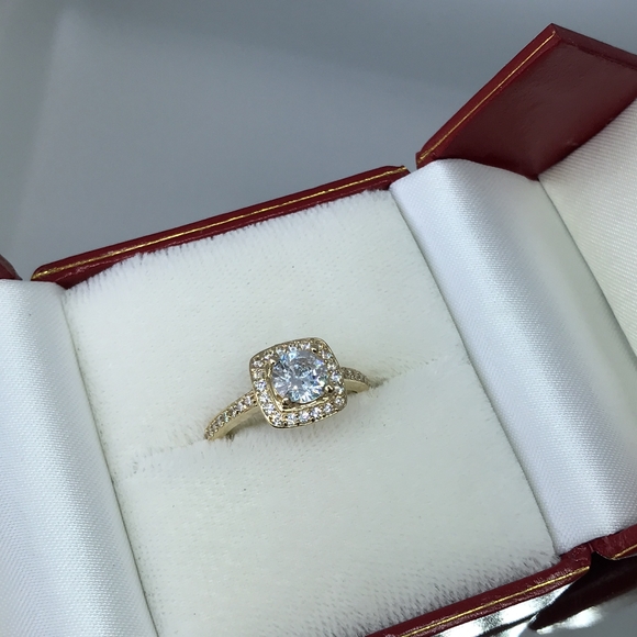 14KT Gold Elegant Round CZ Ring - Picture 9 of 11